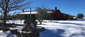Country House 'Las Nogueras De Camporrobles' with Mountain View, Private Terrace and Wi-Fi