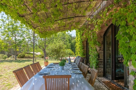 Outdoor dining. Rural House 'Mas Darovie' with Mountain View, Wi-Fi and Air Conditioning