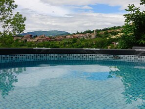 Pool - Rural House 'El Roure' with Mountain View, Private Pool and Wi-Fi (Molló)
