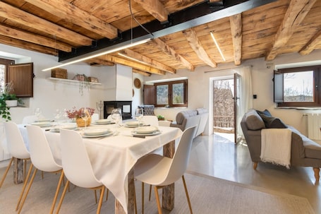 Dining. Rural House 'El Roure' with Mountain View, Private Pool and Wi-Fi