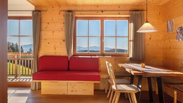 Fernseher, Tischtennisplatte