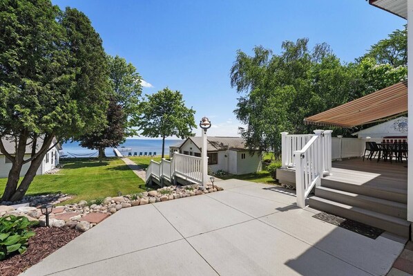 Terrace/patio - Family-Friendly Lakefront Retreat at "The Roost" (Houghton Lake)