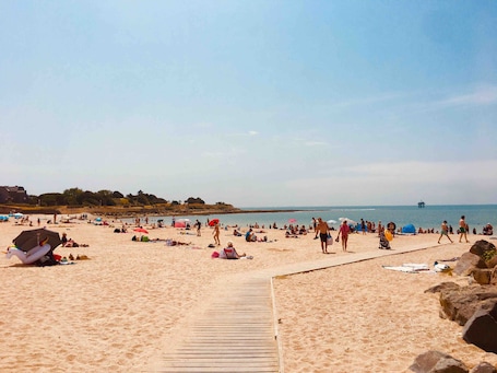 Beach nearby. Apartment 'Chaleureux Et Lumineux Duplex T2' with Balcony