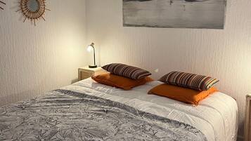 1 bedroom, iron/ironing board, WiFi, bed sheets