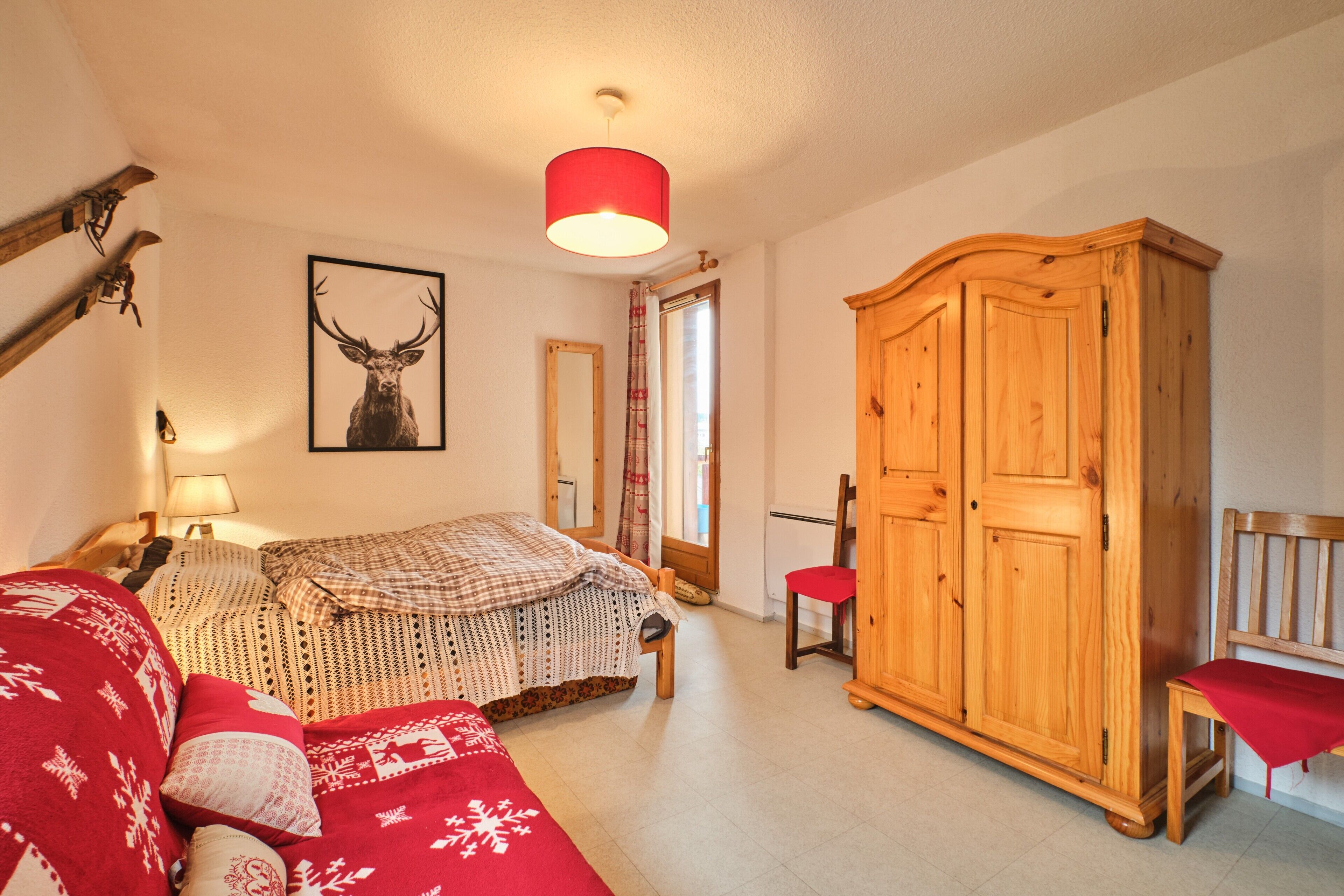 3 室のベッドルーム、アイロン / アイロン台