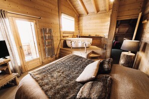 3 bedrooms, iron/ironing board, free WiFi - Chalet 'Bachal' with Mountain View, Shared Pool and Wi-Fi (Manigod)