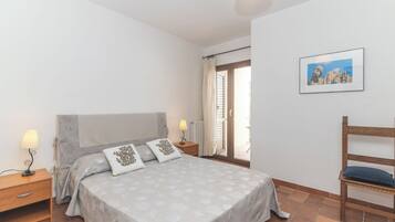 3 Schlafzimmer, BĂŒgeleisen/BĂŒgelbrett, kostenloses WLAN, BettwĂ€sche