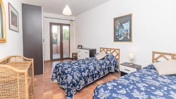 3 bedrooms, iron/ironing board, free WiFi, bed sheets