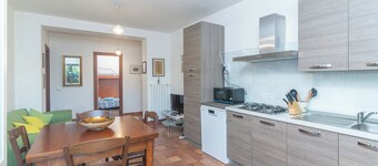 Holiday Home 'Le Giare' with Sea View, Wi-Fi, Air Conditioning and Balcony