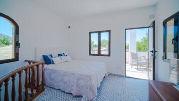 4 habitaciones, tabla de planchar con plancha y wifi gratis