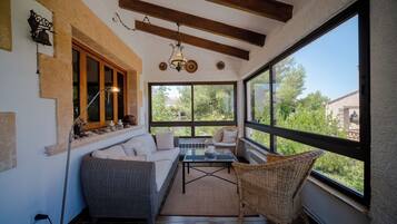 TV, fireplace, DVD player, stereo