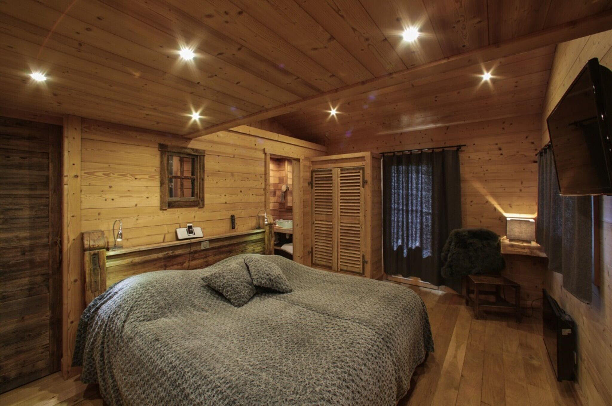 2 sovrum, strykjärn/strykbräda, gratis wi-fi och sängkläder