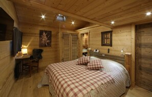 2 slaapkamers, een strijkplank/strijkijzer, gratis wifi, beddengoed