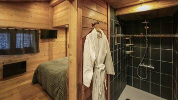 2 slaapkamers, een strijkplank/strijkijzer, gratis wifi, beddengoed