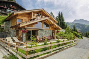 Exterior - Chalet 'Pesse' with Mountain View, Shared Pool and Wi-Fi (Manigod)