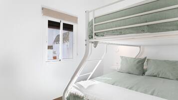 2 bedrooms, free WiFi, bed sheets