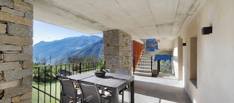 Appartement 'Da Primo - Alloggi Vacanze P1' avec vue sur les montagnes, Wi-Fi et climatisation