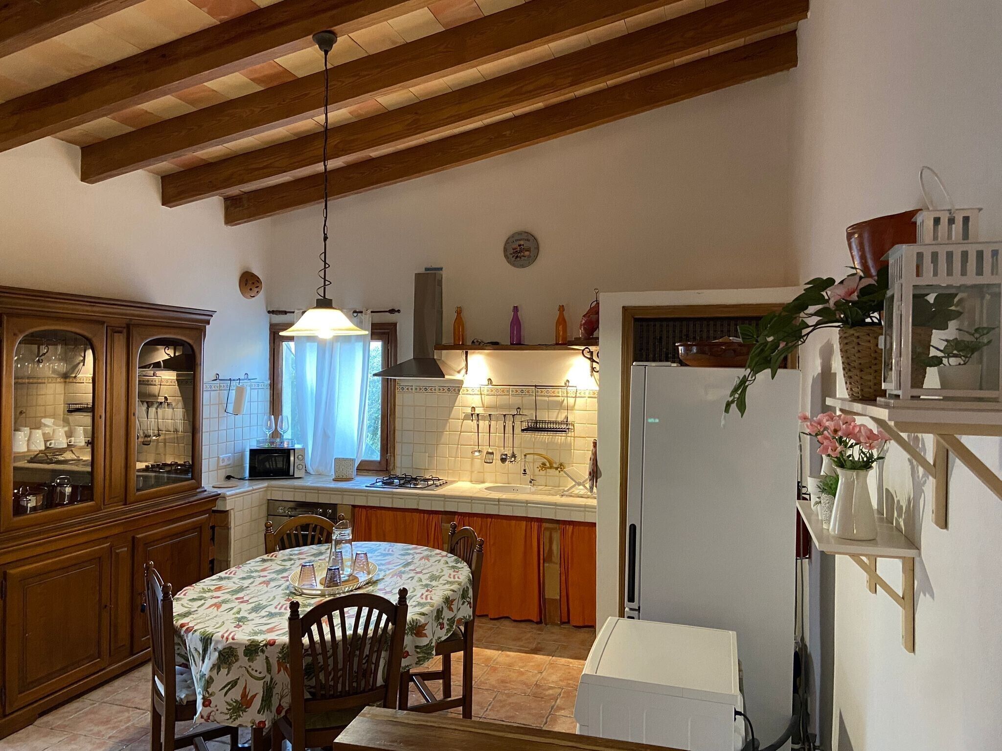 雪櫃、微波爐、焗爐、爐具