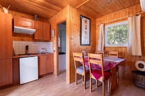 Dining - Chalet 'Japon' with Mountain Views, Shared Pool and Private Terrace (Rouffiac-des-Corbières)