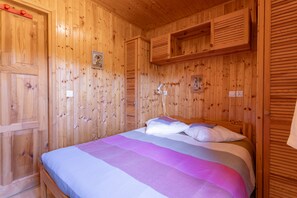 2 bedrooms, iron/ironing board