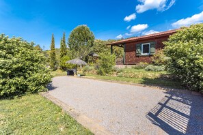 Property grounds - Gite Les Casots with Shared Pool, Private Terrace and Air Conditioning (Rouffiac-des-Corbières)