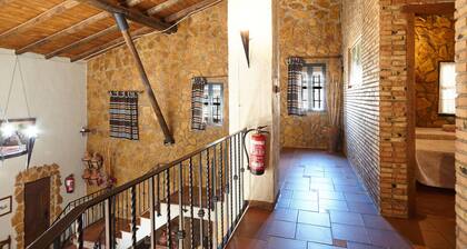 Country House 'Casa El Tío Patricio' with Lake View, Private Pool and Wi-Fi