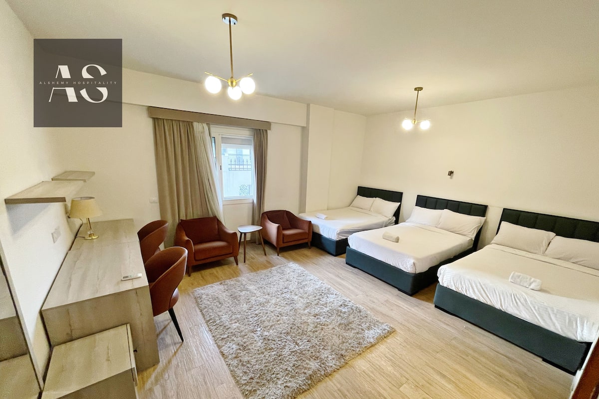 2 bedrooms, desk, laptop workspace, free WiFi