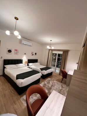 Economy Twin kamer | Een bureau, een laptopwerkplek, gratis wifi