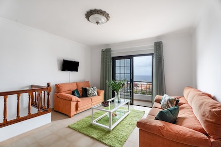 TV. Vacation Home 'Casa Ino' with Sea View, Private Terrace and Wi-Fi
