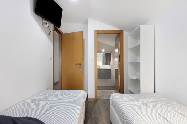 1 多间卧室、免费 WiFi、床单