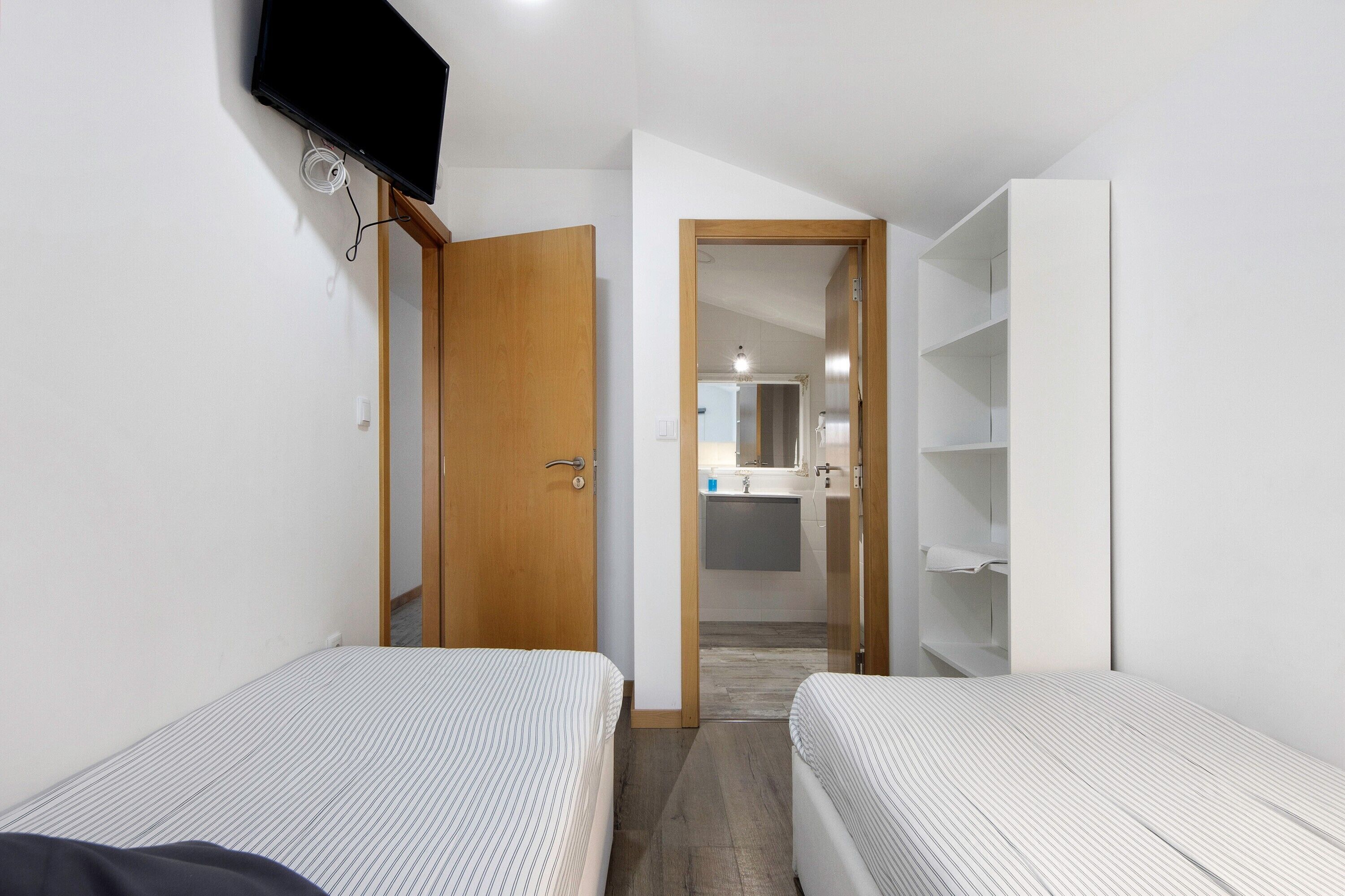 1 bedroom, free WiFi, bed sheets