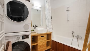 Suihku, hiustenkuivaaja