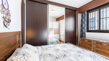 4 dormitorios, tabla de planchar con plancha, wifi gratis y ropa de cama