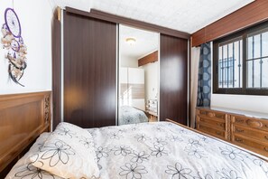 4 chambres, fer et planche à repasser, Wi-Fi gratuit, draps fournis