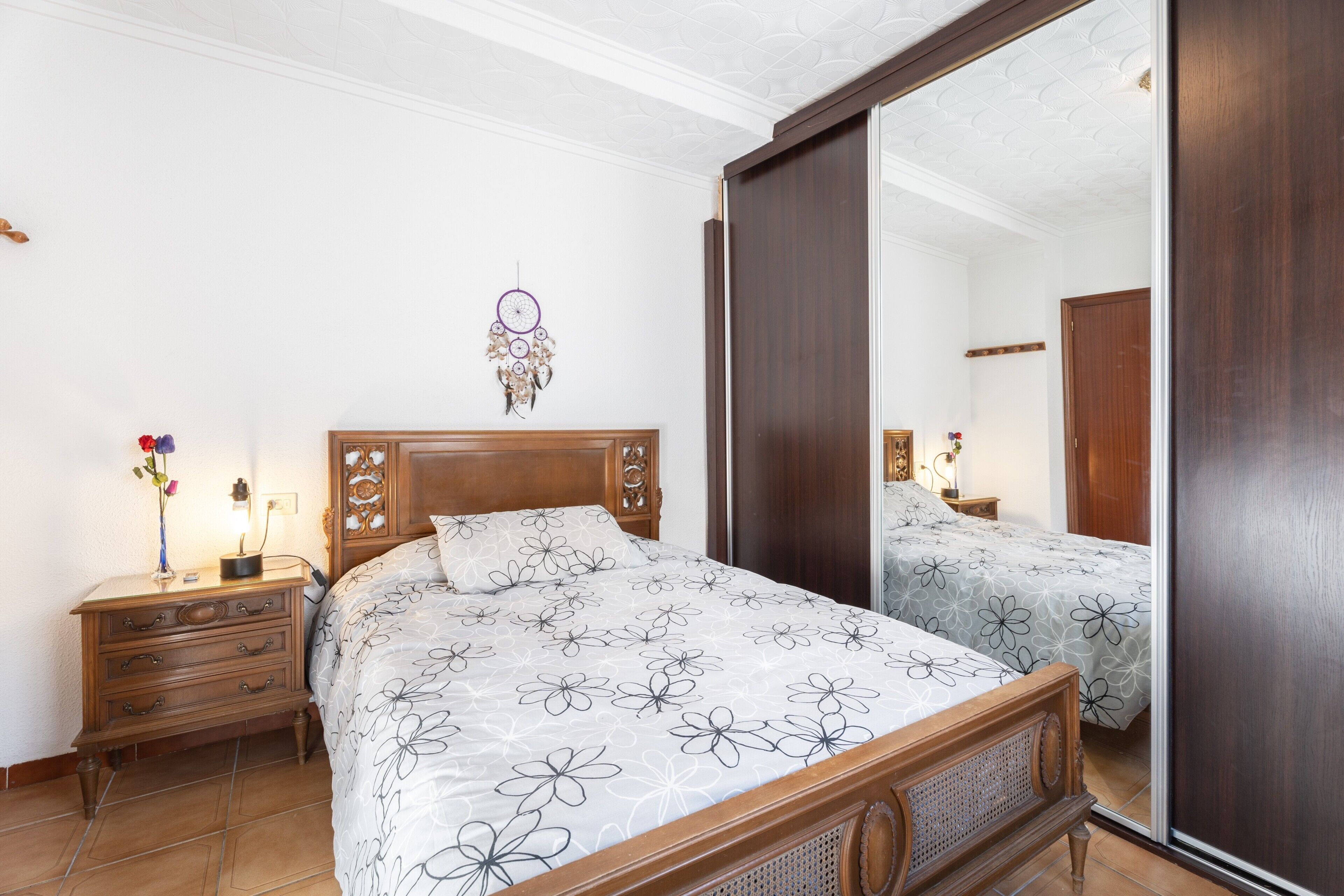 4 slaapkamers, een strijkplank/strijkijzer, gratis wifi, beddengoed