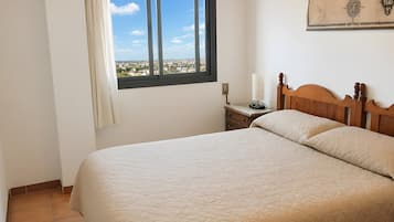 4 dormitorios, tabla de planchar con plancha, wifi gratis y ropa de cama