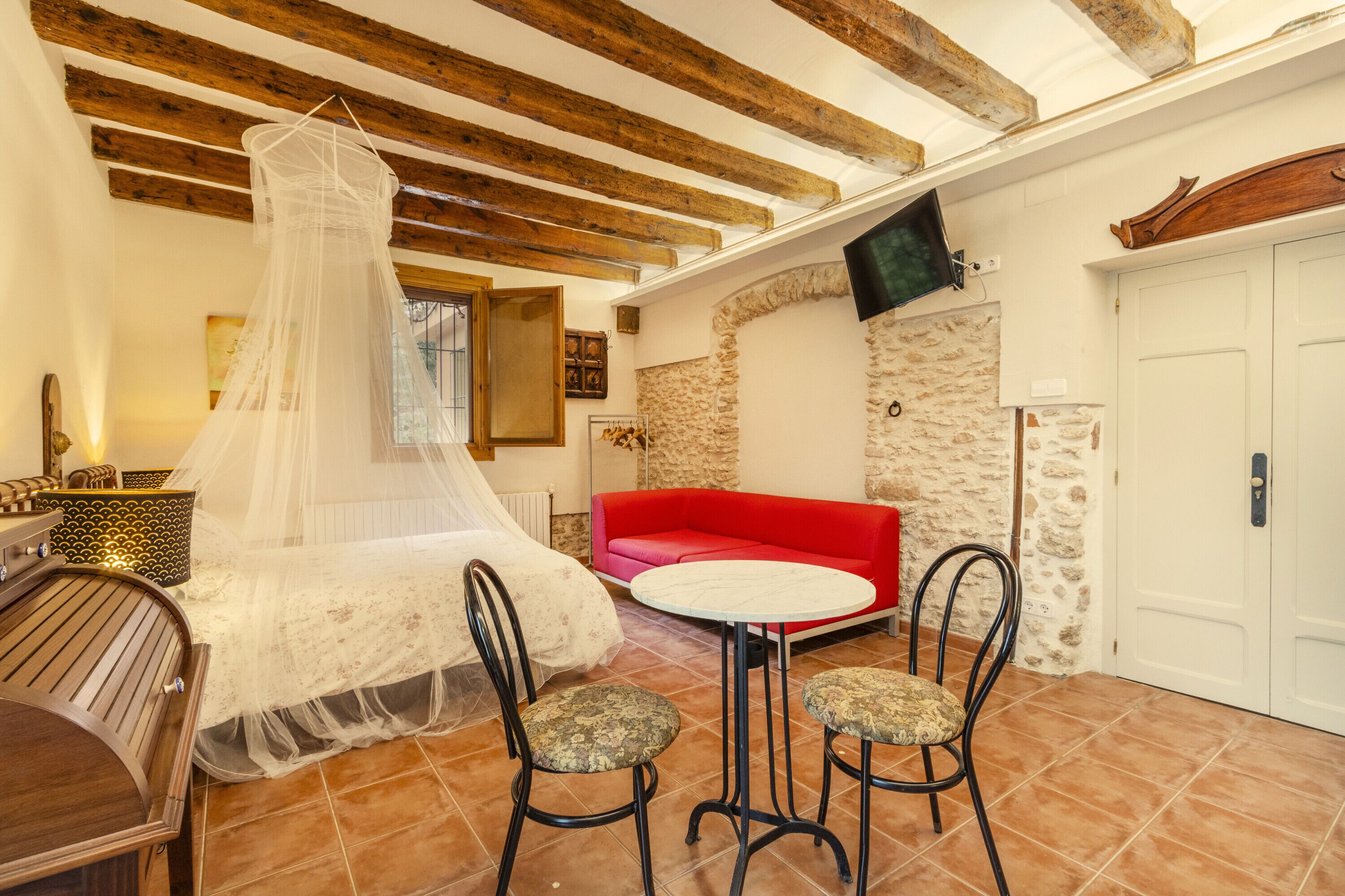 1 dormitorio, tabla de planchar con plancha, wifi gratis y ropa de cama