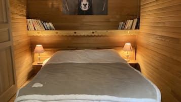 4 bedrooms, iron/ironing board, free WiFi