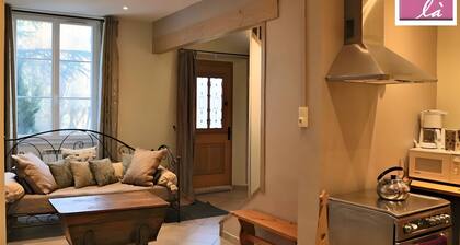 Villa 'L'autre Vie Là' with Mountain Views, Private Terrace and Wi-Fi