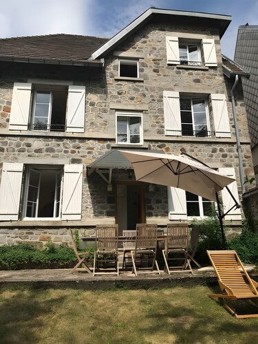 Villa 'L'autre Vie Là' with Mountain Views, Private Terrace and Wi-Fi