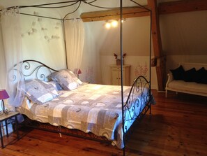 6 habitaciones, tabla de planchar con plancha y wifi gratis