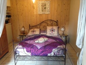 6 Schlafzimmer, Bügeleisen/Bügelbrett, kostenloses WLAN