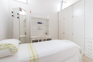 2 bedrooms, free WiFi, bed sheets, wheelchair access