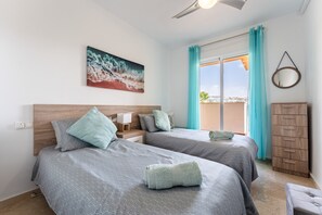 2 bedrooms, iron/ironing board, free WiFi, bed sheets
