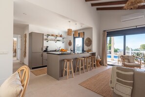 Interior - Holiday Home 'Villa with Privat Saltwater Pool' with Sea View, Wi-Fi and Air Conditioning (Benalmádena)