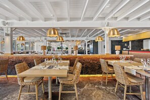 Dining - Vacation Villa 'Ole Bahiazul – Private Pool' with Sea Views, Wi-Fi & Air Conditioning (Corralejo)