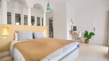 3 slaapkamers, een strijkplank/strijkijzer, gratis wifi, beddengoed