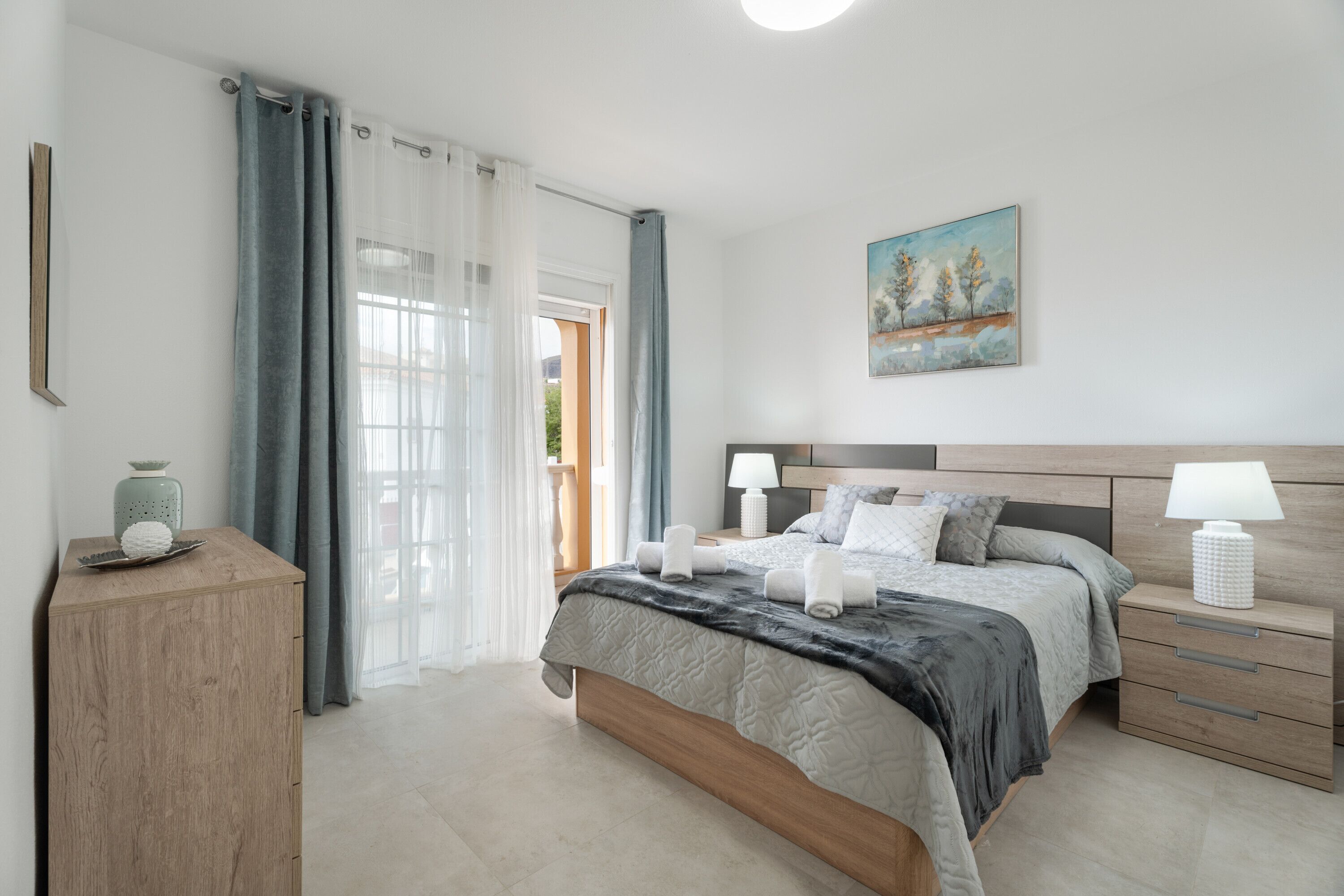 4 多间卧室、免费 WiFi、床单