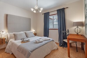 2 chambres, fer et planche à repasser, Wi-Fi gratuit, draps fournis