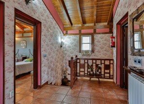 5 makuuhuonetta, silitysrauta/-lauta, ilmainen Wi-Fi, vuodevaatteet